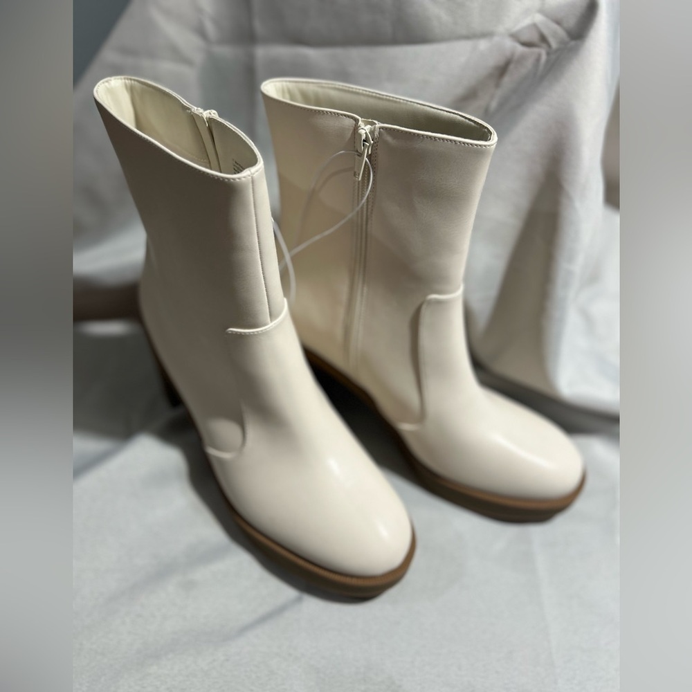 Universal Thread Beige Ankle Boot Platform Size 11